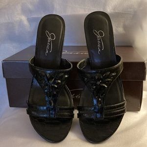 Jessica Black Beaded Crystals Heel Slip On T-Strap Sandals - Sz 7M